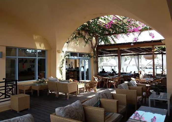 Levante Kamari (Santorini)