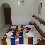 Levante 2* Kamári