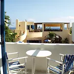 Levante 2* Kamári