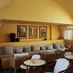 Levante 2* Kamári