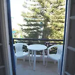 Levante 2* Kamári